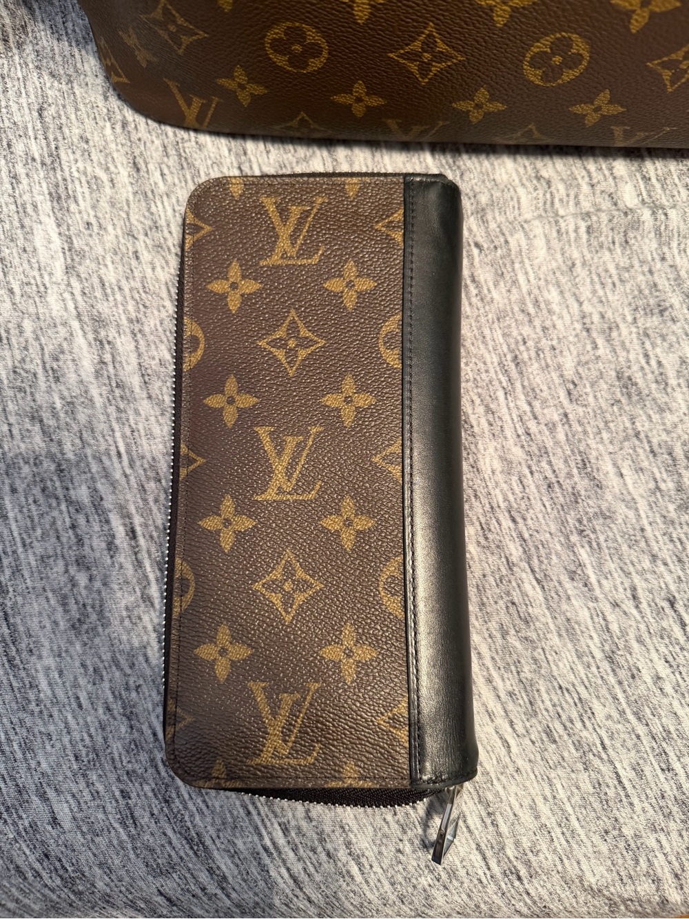 Louis Vuitton Neverfull MM and Vertical Zippy Wallet Monogram - Picture 4 of 11